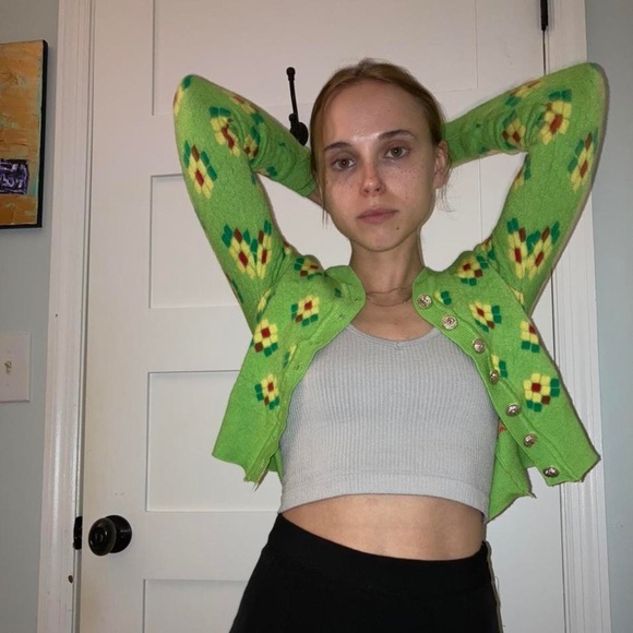 Green Floral Cropped Cardigan - Picture 2 of 4